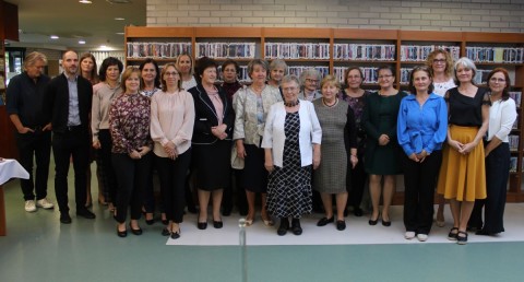 A régi és a jelenlegi könyvtári dolgozók